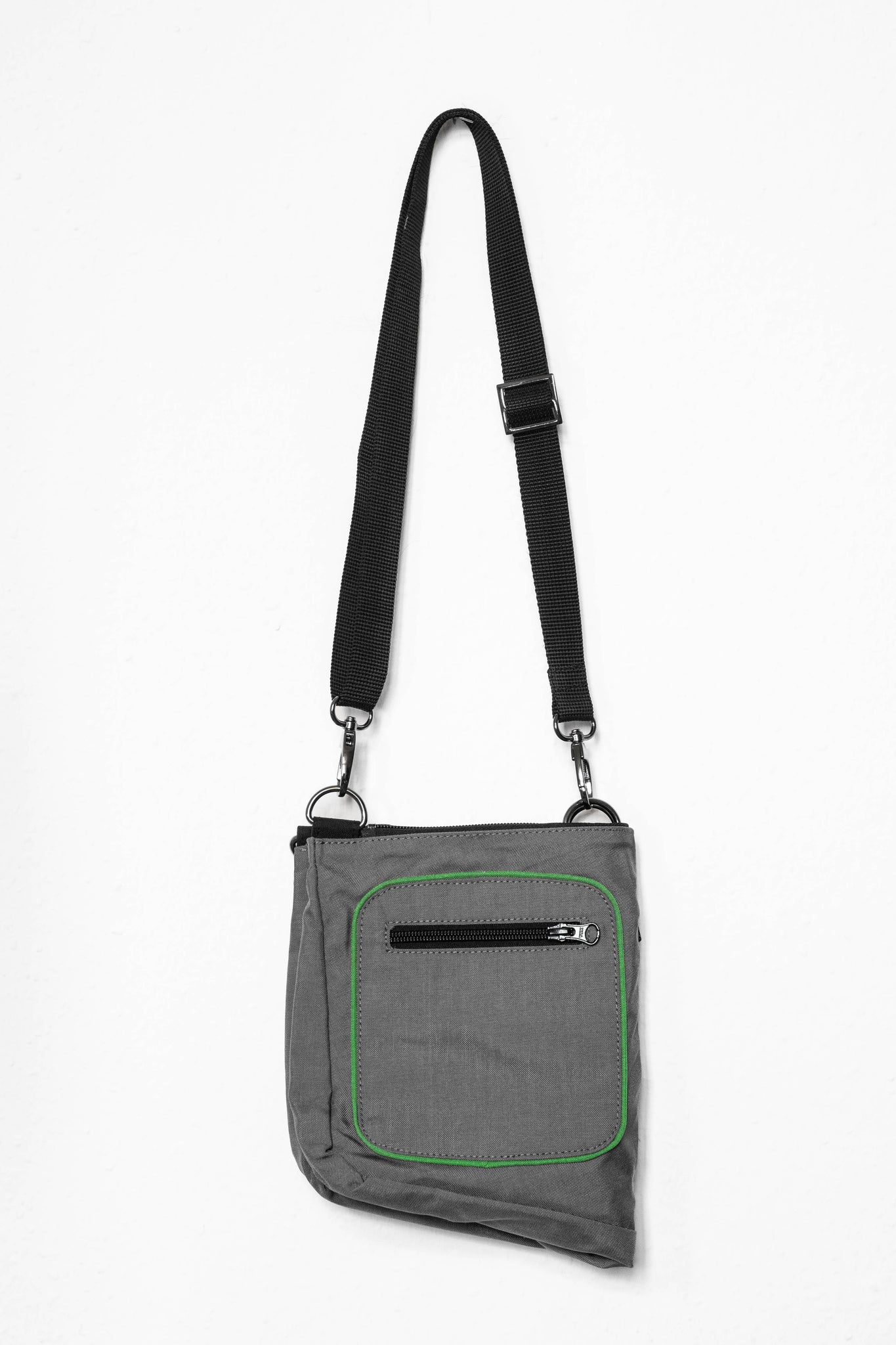 24H Raver Bag Green | BISKIT X GWSU